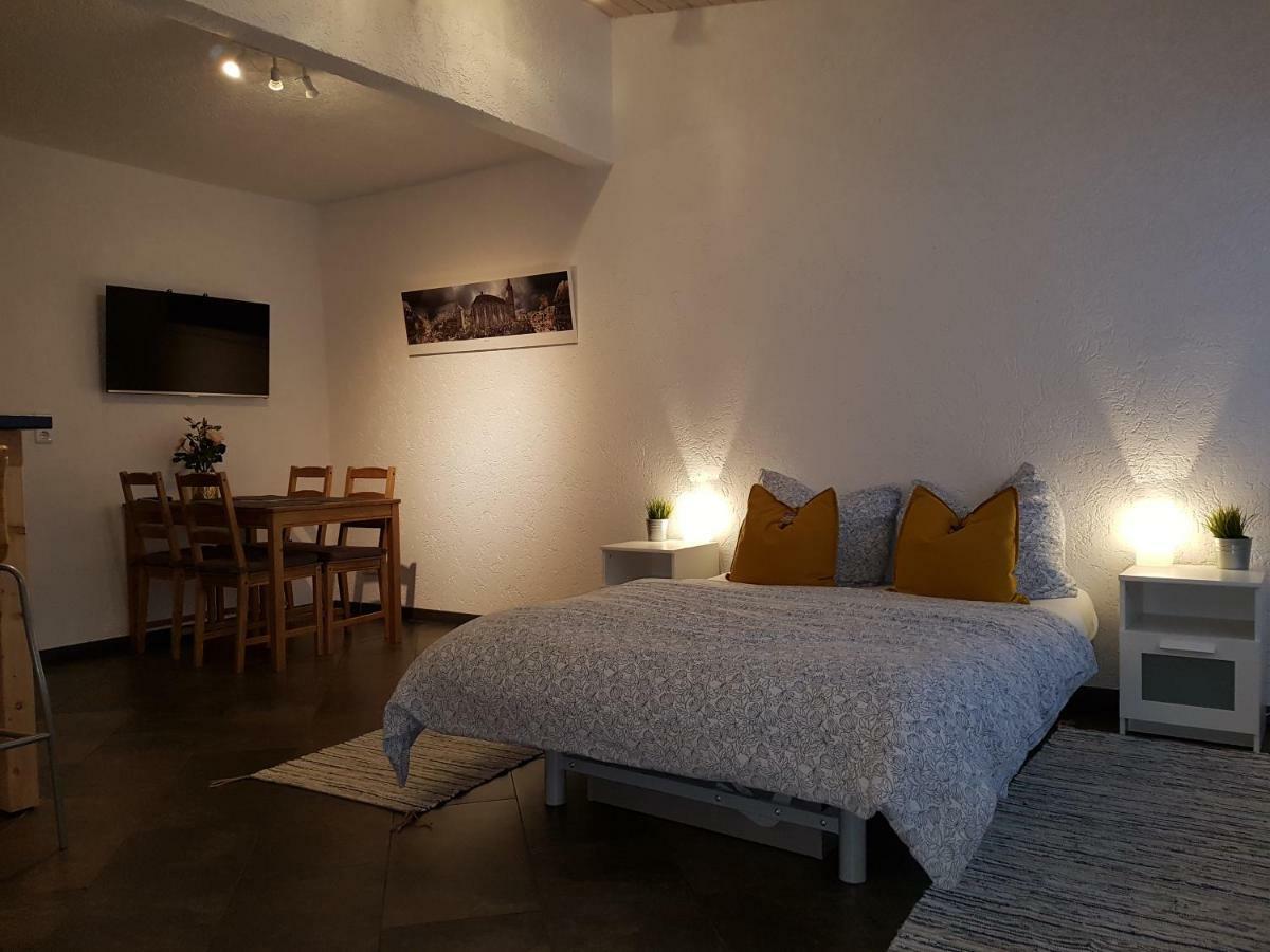 Appartamento Wohnen Im Ehemaligen Kaminstudio Mit Klimaanlage Wittenberg Esterno foto